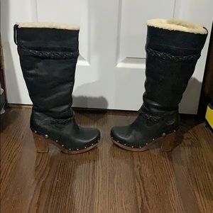 Ugg blac leather Savannah clog tall sheepskin boot